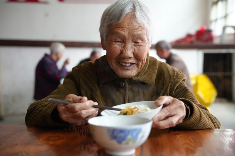 江西上高：“幸福食堂”惠民生 乡味餐蔬暖民心